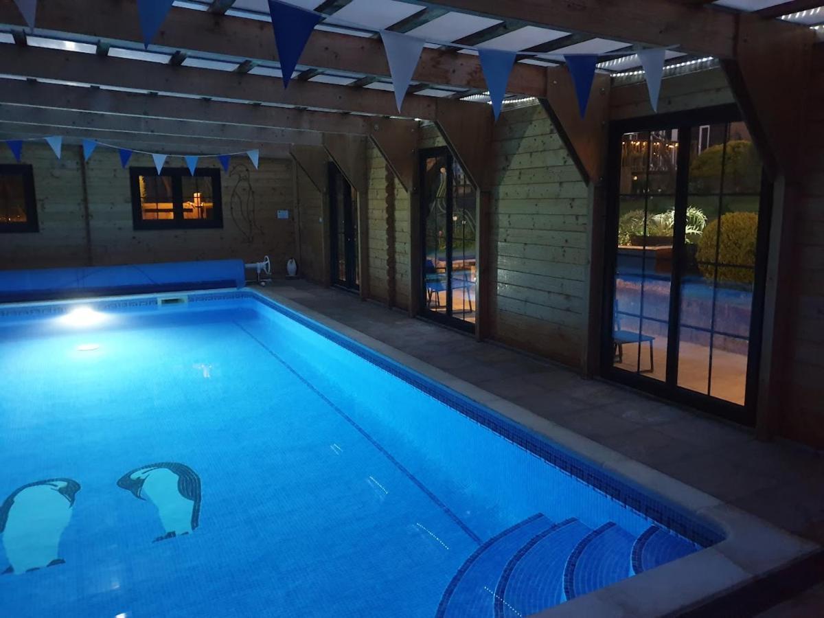 'Monktonmead Lodge' In Secluded Setting, With Private Indoor Pool. Райд Екстериор снимка