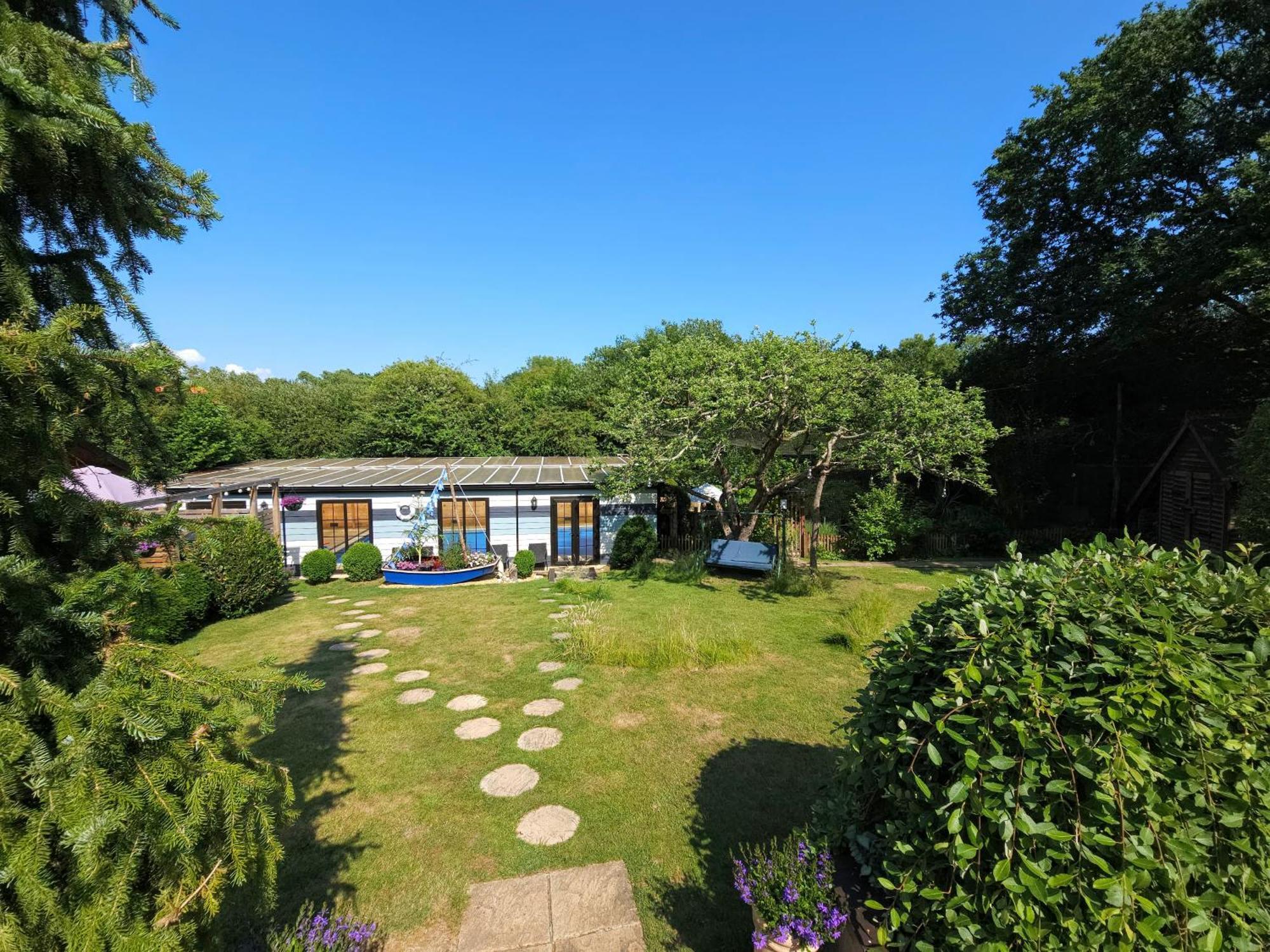 'Monktonmead Lodge' In Secluded Setting, With Private Indoor Pool. Райд Екстериор снимка